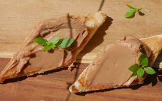 Weißbrot / Tramezzino mit Happy Foie Finesse und frischen Kräutern